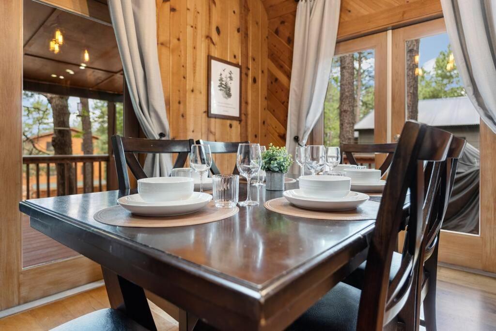 Luxury Cabin Oasis Getaway Heart Of Munds Park Dış mekan fotoğraf