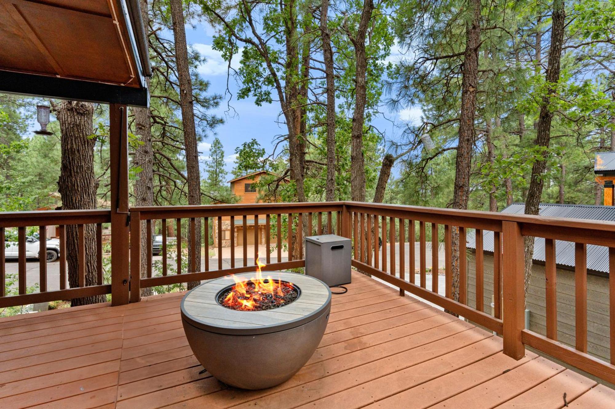 Luxury Cabin Oasis Getaway Heart Of Munds Park Dış mekan fotoğraf